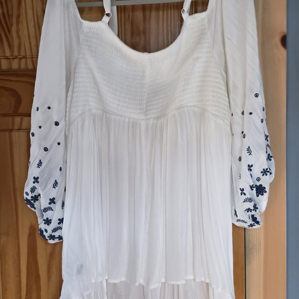 Torrid Ivory Blouse with Navy Embroidery